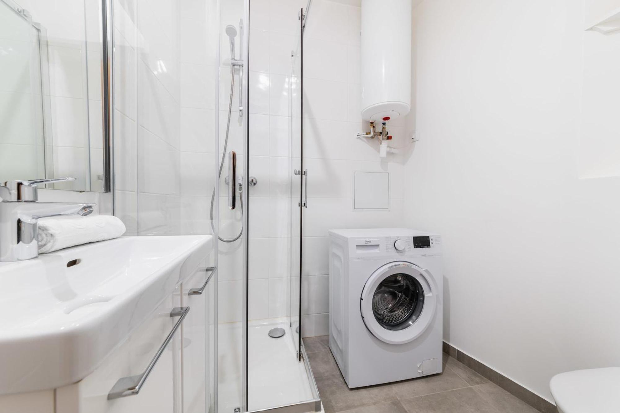 Appartement Agreable Et Bien Placee - 18 - 2p - Flat-guest Paris